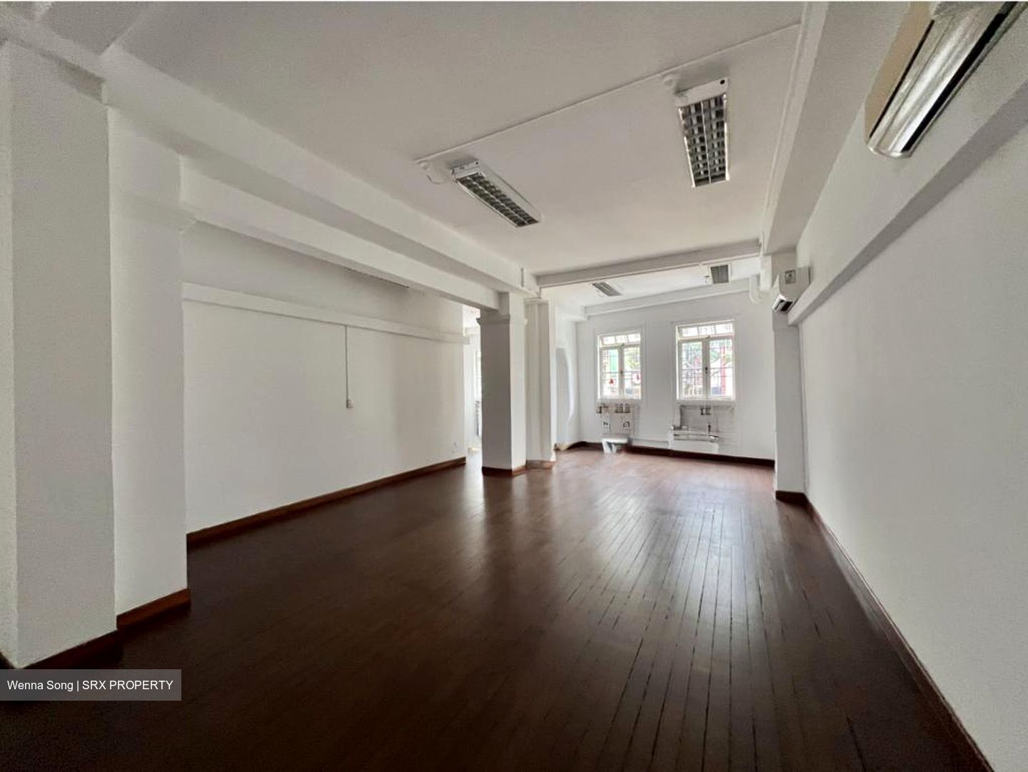 Boat Quay Conservation Area (D1), Office #498459171